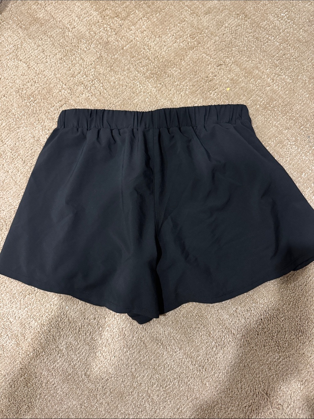 ALO Yoga Women’s tiebreaker shorts - Picture 4 of 4